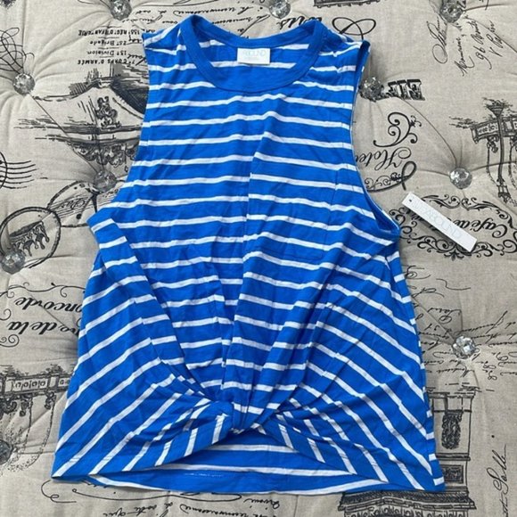 Abound Twist Front Pocket Tank Top - Picture 3 of 6